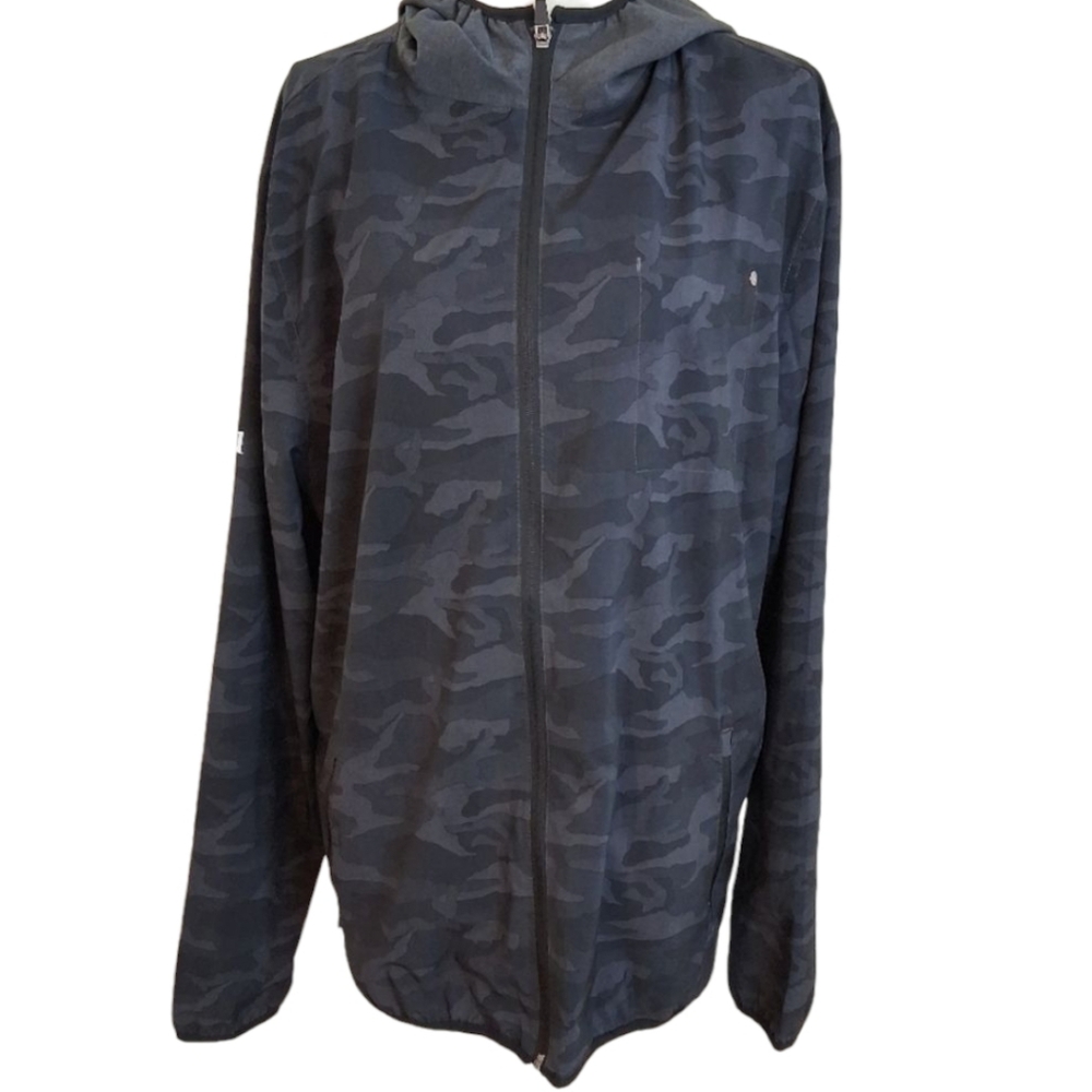 Vuori // M's Outdoor Trainer Shell // XL // Black Camo